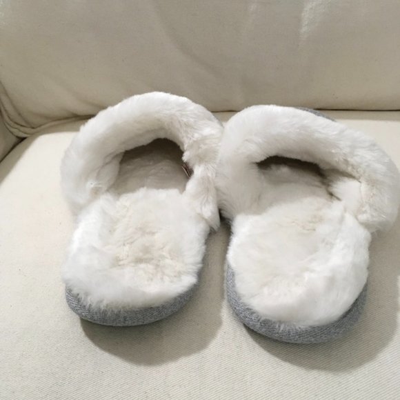 Victoria's Secret Cozy Cable Knit Slipper NWOT - Picture 3 of 6